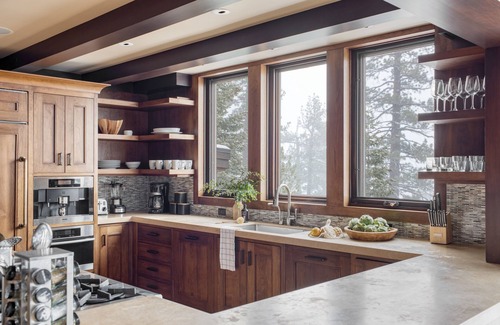 Olympic Valley Cabin | Bronson by AvantStay | Luxurious Home On The Slopes!