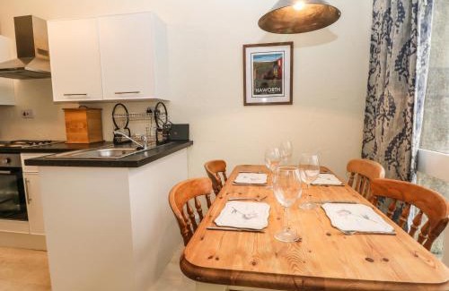 Oakworth House | Bronte Barn