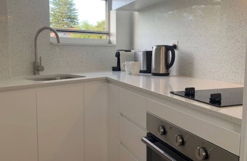 Waverley Apartment | Bronte Beach Coastal Apartment with Ocean View