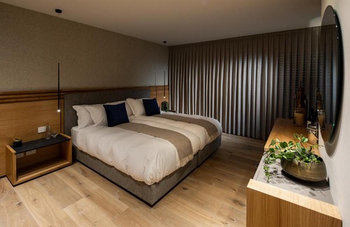 Jerusalem Apartment | Bronze By JE