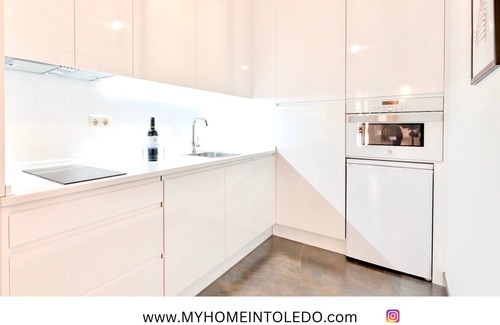 Toledo City Center Apartment | ~BRONZE~ by myhomeintoledo.com