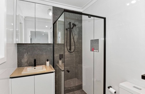 Killarney Vale House | Brooke Haven, modern family home with flat