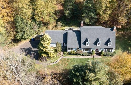 Brookfield House | Brookfield Lakeside Oasis