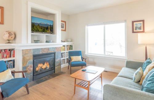 Old Farm District House | Brookhollow