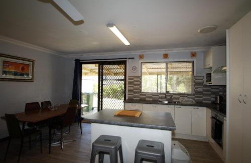 Guilderton House | Brooklands - Budget Beach Shack Style Accomodation