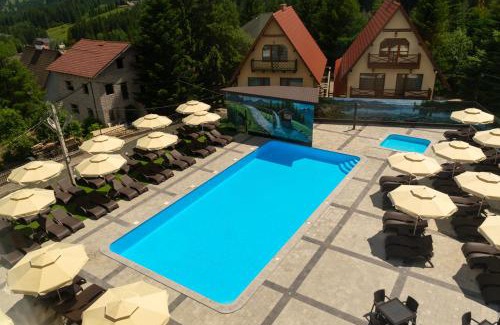 Yablunytsya Hotel | Brooklyn