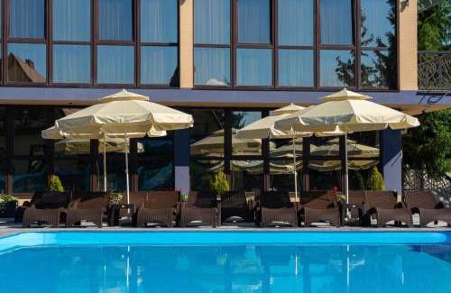 Yablunytsya Hotel | Brooklyn