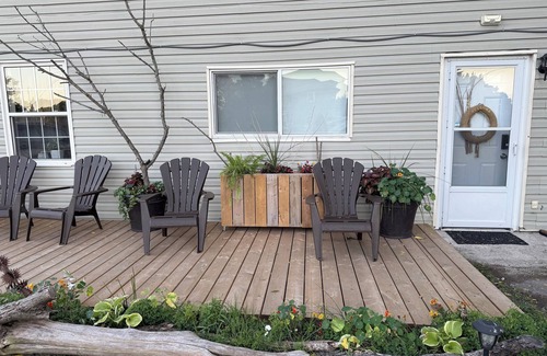 Louth Apartment | Brook’s Hollow: Cozy countryside retreat nestled within Niagara wine district
