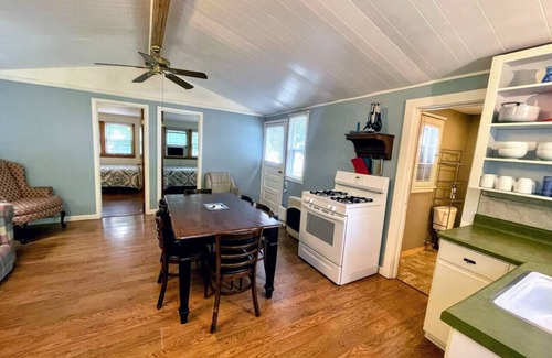 Grawn House | Brookside Cottages and Resort Lakeview Cottage