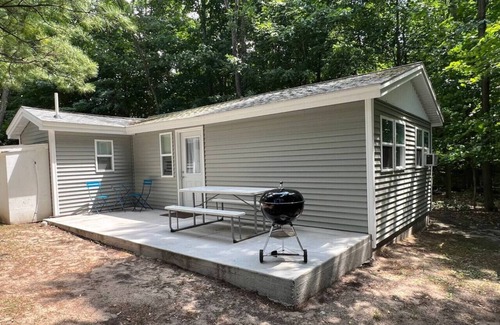 Grawn House | Brookside Cottages and Resort Lakeview Cottage