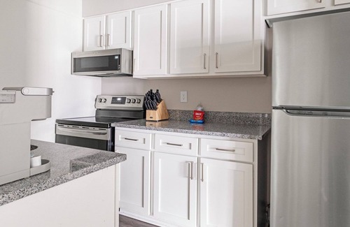 Homewood Apartment | Brookwood 2BD 2 - Two Bedroom Apartment, Sleeps 4