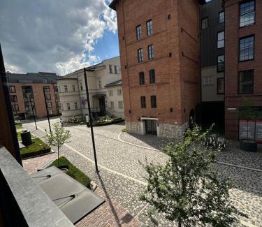 City Centre Apartment | Browar Lubicz- 5min walk to the Old Town, GARAGE