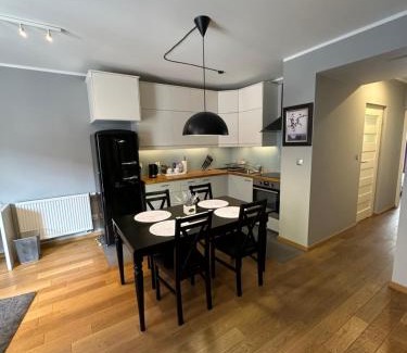 City Centre Apartment | Browar Lubicz- 5min walk to the Old Town, GARAGE