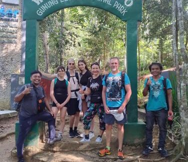 Bukit Lawang Cabin | Brown Bamboo Guest house & jungle trekking orang-utan