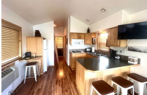 Gold Beach Cabin | Brown Bear Cabin #43