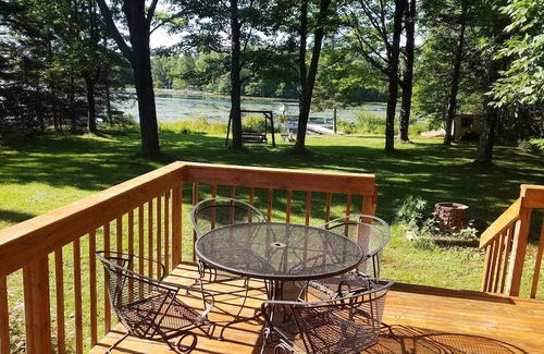Phillips Cabin | Brown Cabin: Solberg Lake Retreat