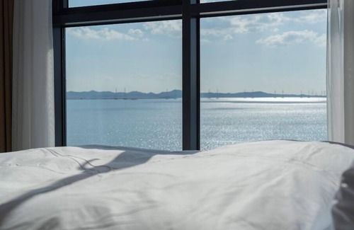 Siheung Hotel | Brown Dot Geobuksum