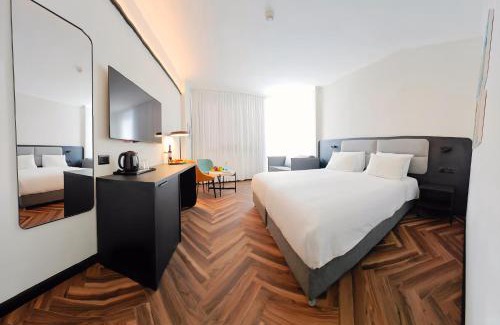 Bayit VeGan Hotel | Brown Jerusalem Hotel & Convention Center