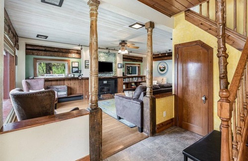 Seward House | Brownell Homestead Inn-Experience the real Seward.