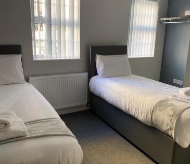 Liverpool City Centre Hotel | Brownlows Inn Rooms formerly Riley's Rooms