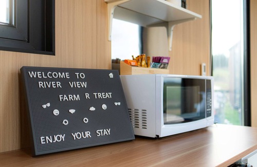 Surat Bay House | Bruce Farm Alpaca Cabin 4 by Tiny Away