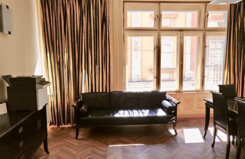 Old City Apartment | Bruck Palace | Old Town | Spacious and Bright.