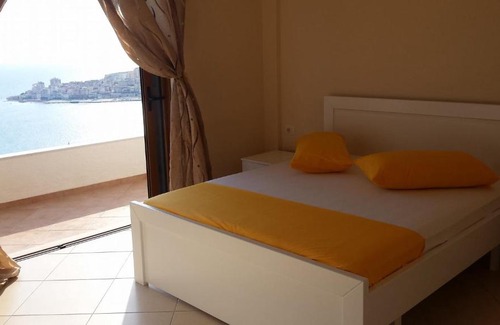 Qafe e Gjashtes Apartment | Brunas seaview apartament
