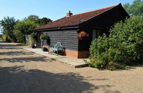 Woodbridge House | Brundish Suffolk Barn 2 Bed Idyllic 6 acres