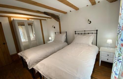 Woodbridge House | Brundish Suffolk Barn 2 Bed Idyllic 6 acres