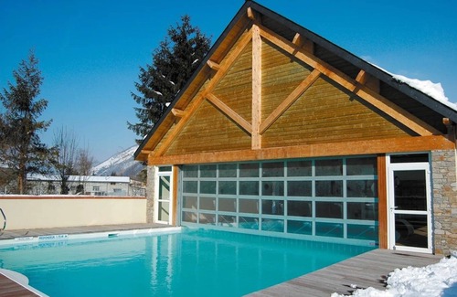 Bagneres-de-Luchon Apartment | Bruneau & Sommet - Avec piscine partagée