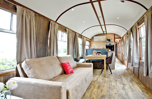 Dawlish Warren Ski Chalet | Brunel Boutique Railway Carriage 4