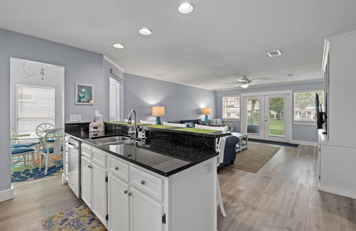 Fort Walton Beach - Destin Cottage | BRUNO'S BEACH GETAWAY COTTAGE 22 MAINSAIL DESTIN FL
