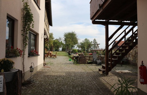 Neundorf Apartment | Brunow vacation apartment "At home in nature"