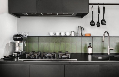 Brunswick Apartment | Brunswick's Best - Modern Oasis