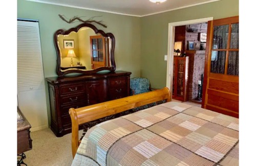 Black Hawk Cabin | Bryant's Hideaway Cabin- Romantic Retreat w/ Hot Tub