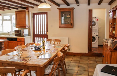 Longford Cottage | BRYN CELYN, pet friendly, character holiday cottage in Trefonen