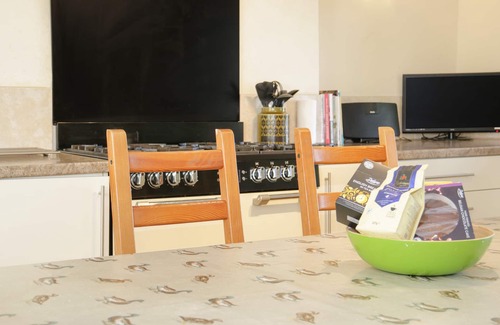 Pentre-Foelas Cottage | BRYN DEDWYDD FARMHOUSE, pet friendly, with open fire in Betws-Y-Coed