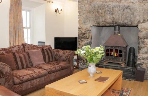 Pentre-Foelas House | Bryn Dedwydd Farmhouse