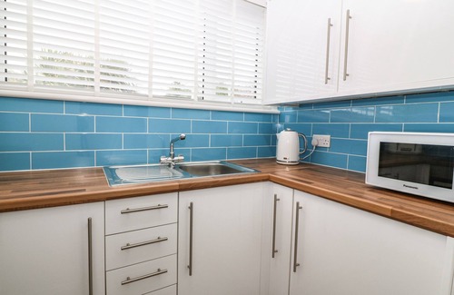 Moelfre Cottage | BRYN DERW BACH, with a garden in Moelfre