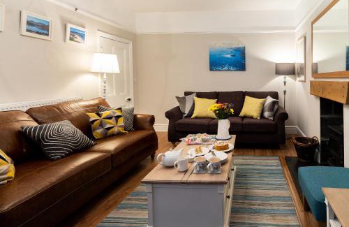 Borth-y-Gest House | Bryn Gwyn & Tegfryn - Pair of 4 Bedroom Cottages - Sea & Mountain Views Borth y Gest