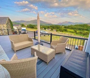 Penisarwaun House | Bryn Mair cottage overlooking Snowdon