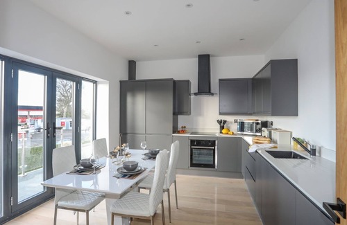 Bont Newydd Cottage | BRYN MIN MANTON APARTMENT, pet friendly, with a garden in Caernarfon