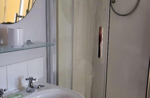 Bangor House | Bryn Pistyll 2 bedrooms Bethesda