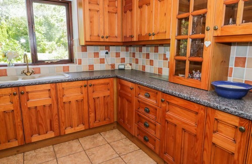 Llanbedrgoch Cottage | BRYN RHYD, family friendly, character holiday cottage in Benllech