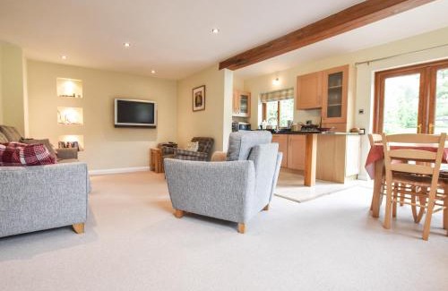 Newport House | Brynawelon