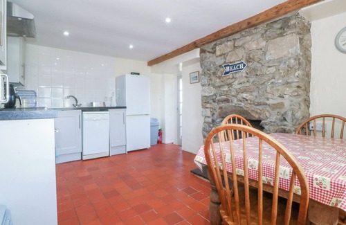 Mynytho Cottage | BRYNFFYNON, pet friendly, character holiday cottage in Abersoch