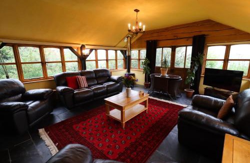 Brechfa House | Bryngolau