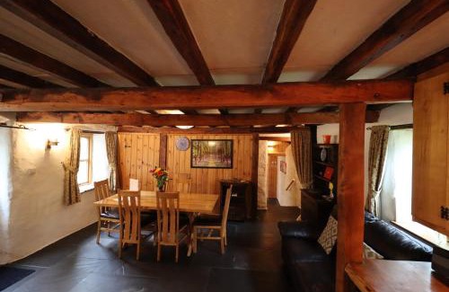 Brechfa House | Bryngolau