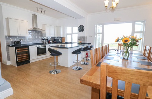 Aberdovey House | BRYNMORWYDD, pet friendly, luxury holiday cottage in Aberdovey