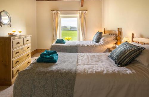 New Quay House | Brynonnen Llangrannog